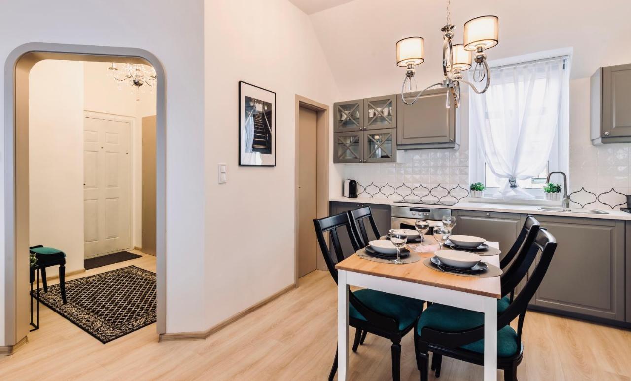Mosonmagyaróvár Monarchia Apartman Grand מראה חיצוני תמונה